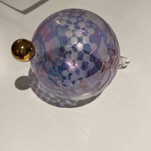 Iridescent etched Murano glass ornament in gift box - Picture 3 of 4